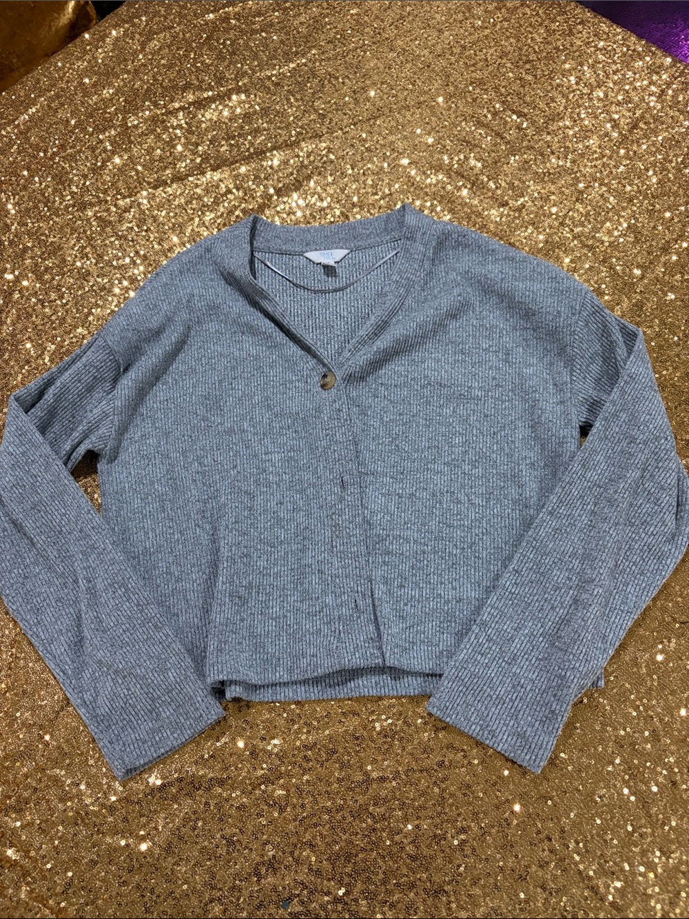 Time and Tru Gray Ribbed V-Neck Crop Sweater with Button